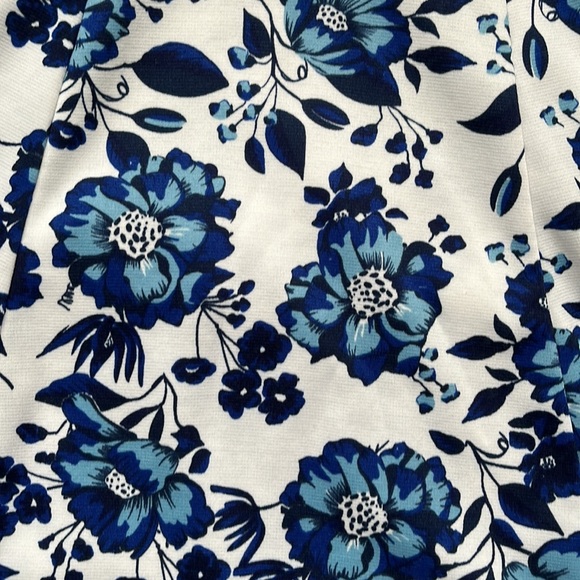 Blue and White Floral Dress - Picture 3 of 4